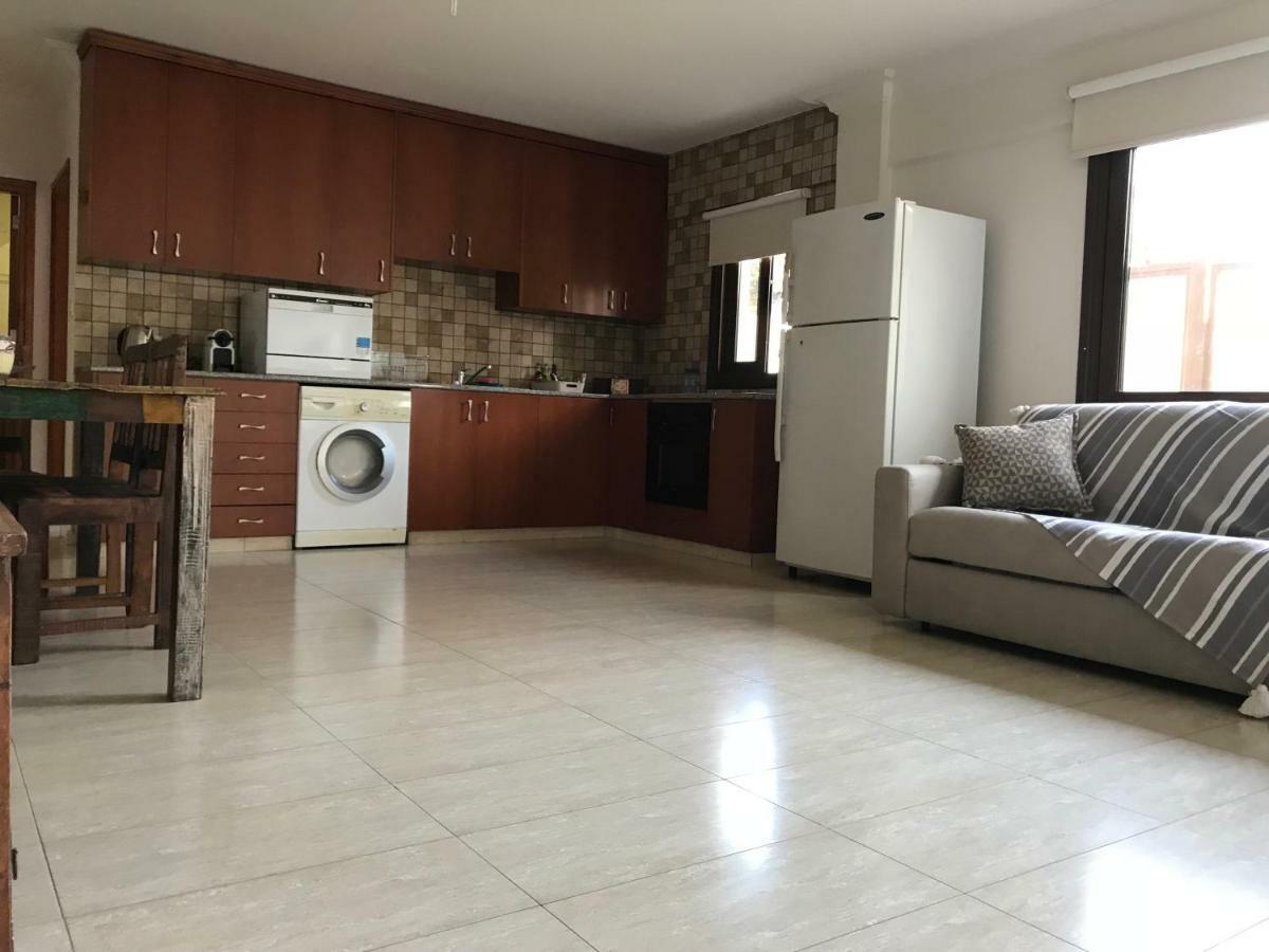 Mystra Place Nicosia Exteriör bild